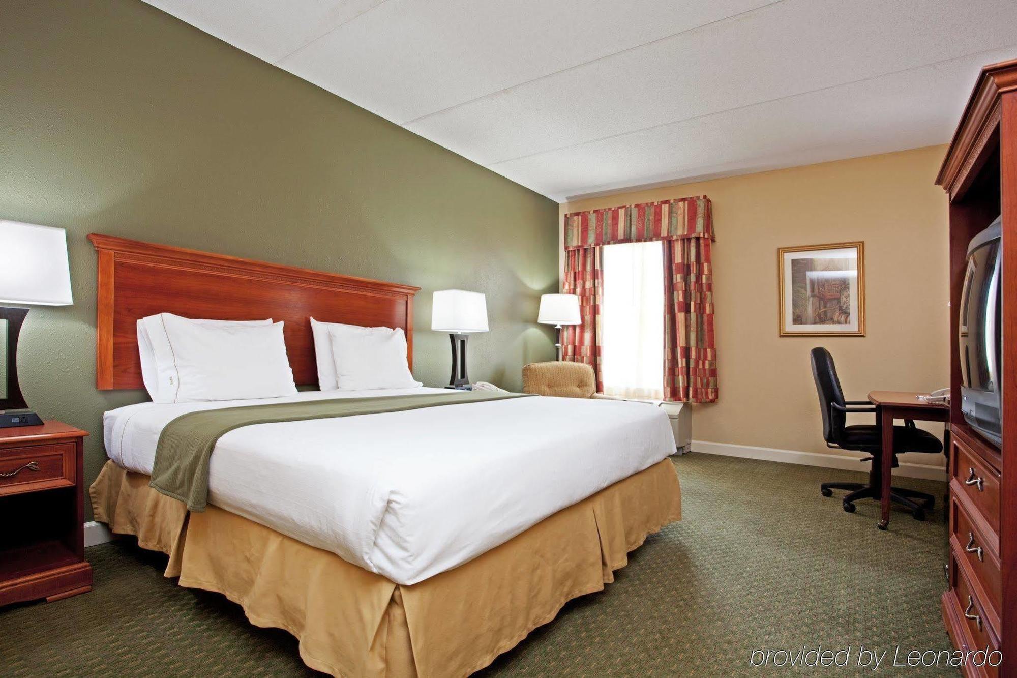 Holiday Inn Express Hotel & Suites Conover - Hickory Area By Ihg Rom bilde