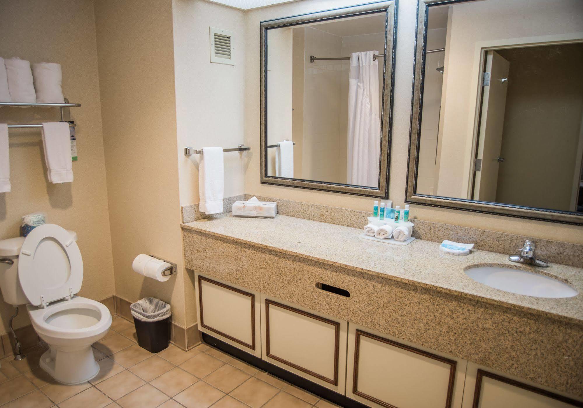 Holiday Inn Express Hotel & Suites Conover - Hickory Area By Ihg Eksteriør bilde