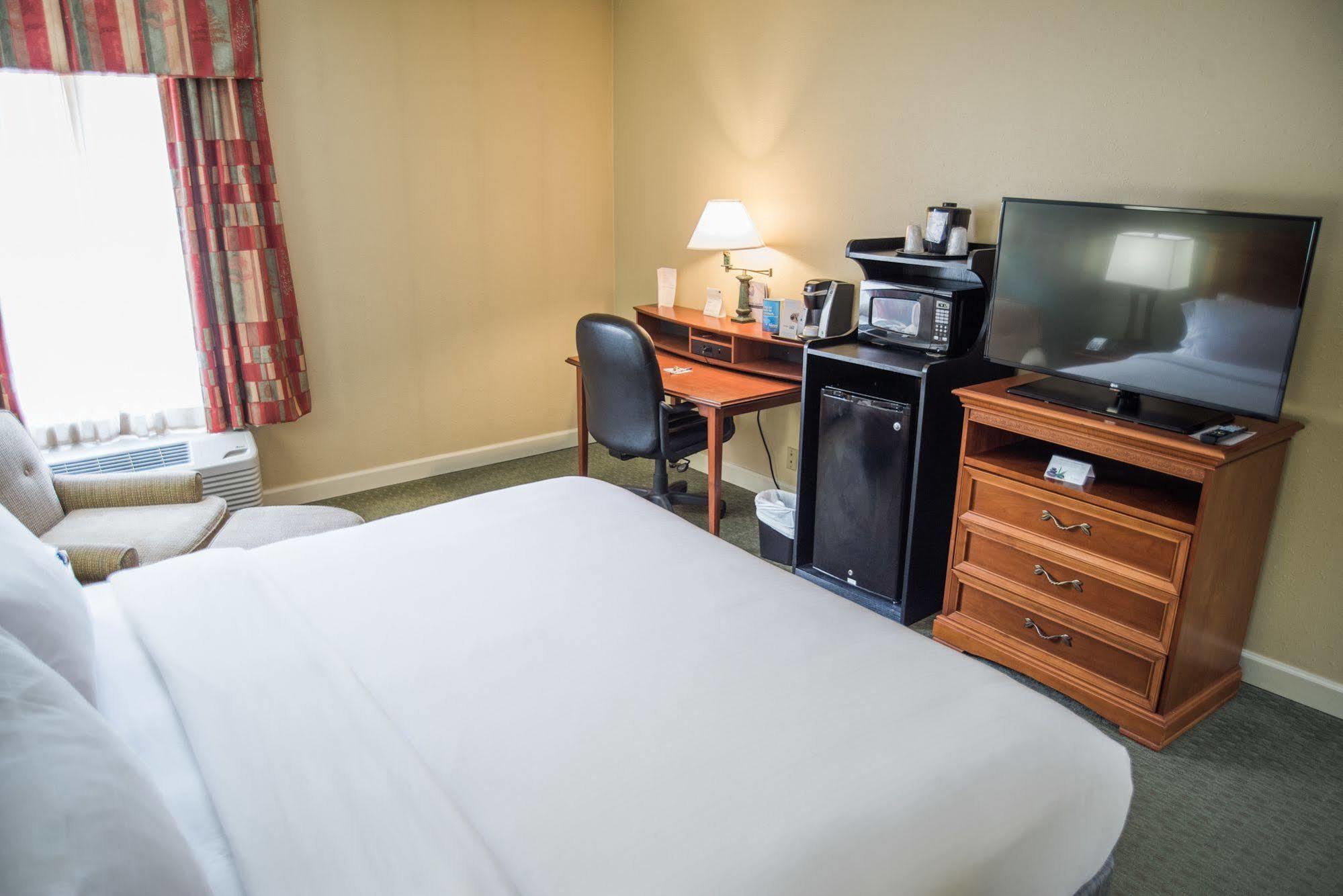 Holiday Inn Express Hotel & Suites Conover - Hickory Area By Ihg Eksteriør bilde