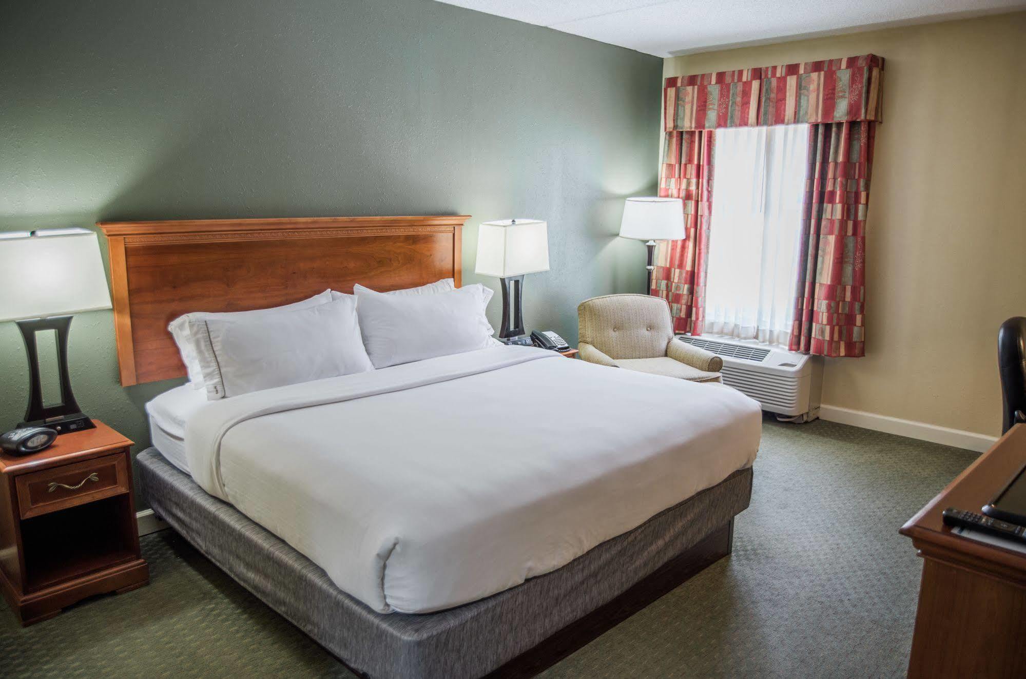 Holiday Inn Express Hotel & Suites Conover - Hickory Area By Ihg Eksteriør bilde