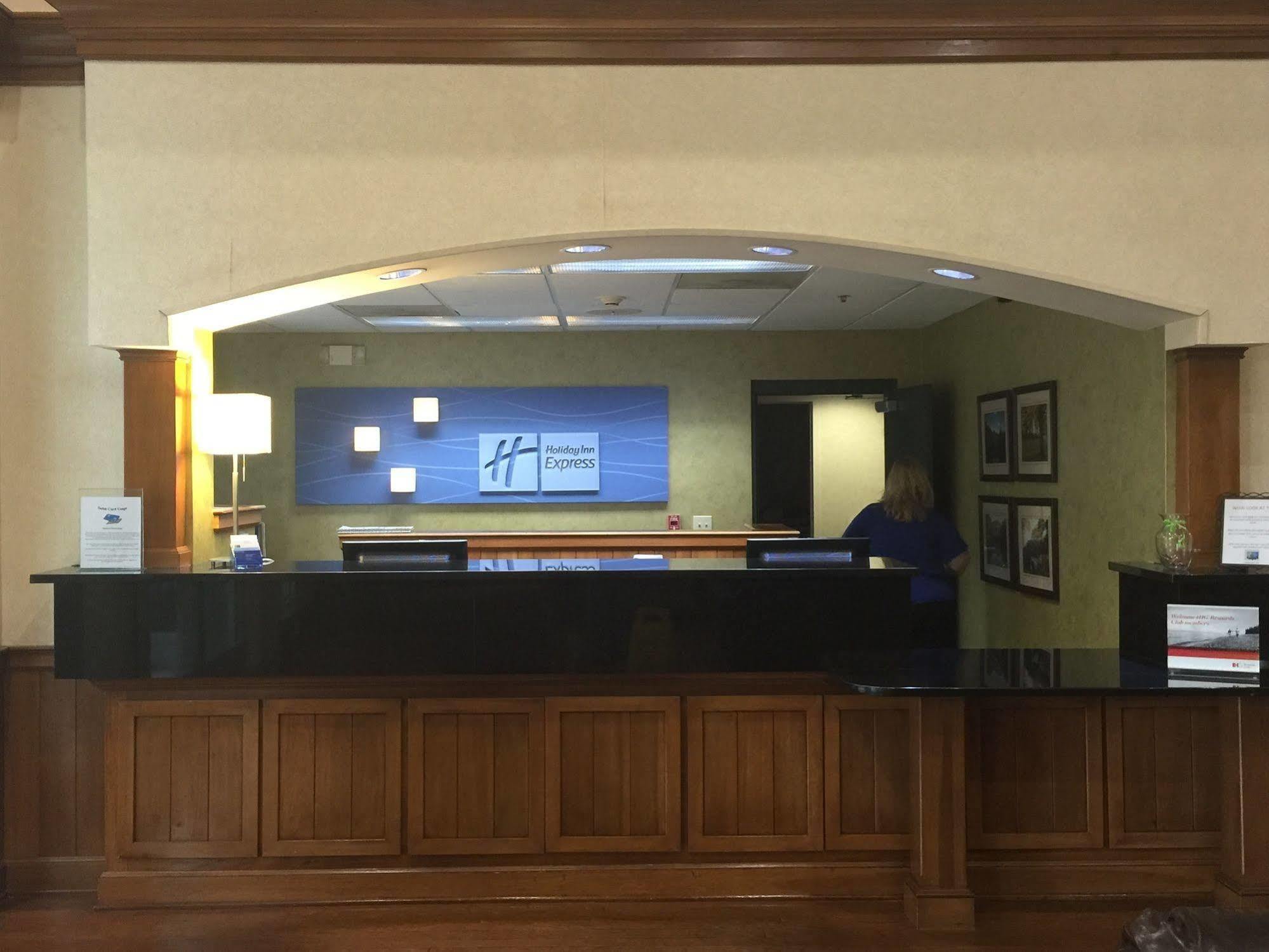 Holiday Inn Express Hotel & Suites Conover - Hickory Area By Ihg Eksteriør bilde